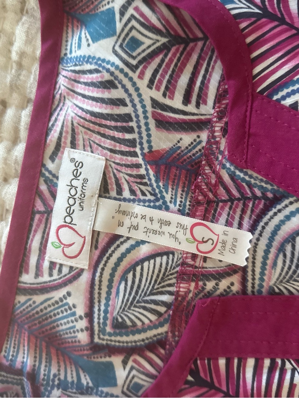 PEACHES Scrub Top - Picture 8 of 9